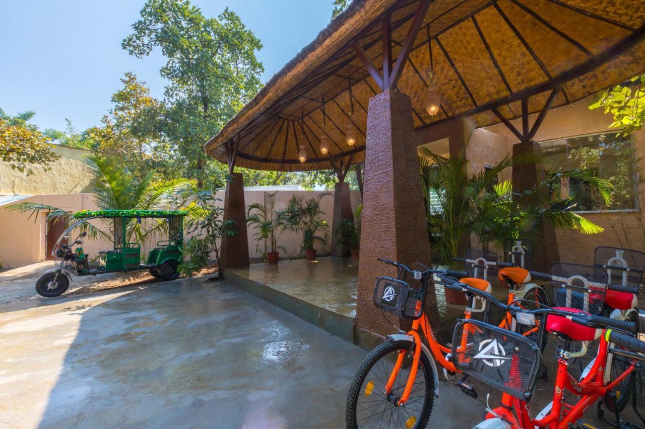 Hotel Sterling Padam Pench Khawāsa Exteriér fotografie