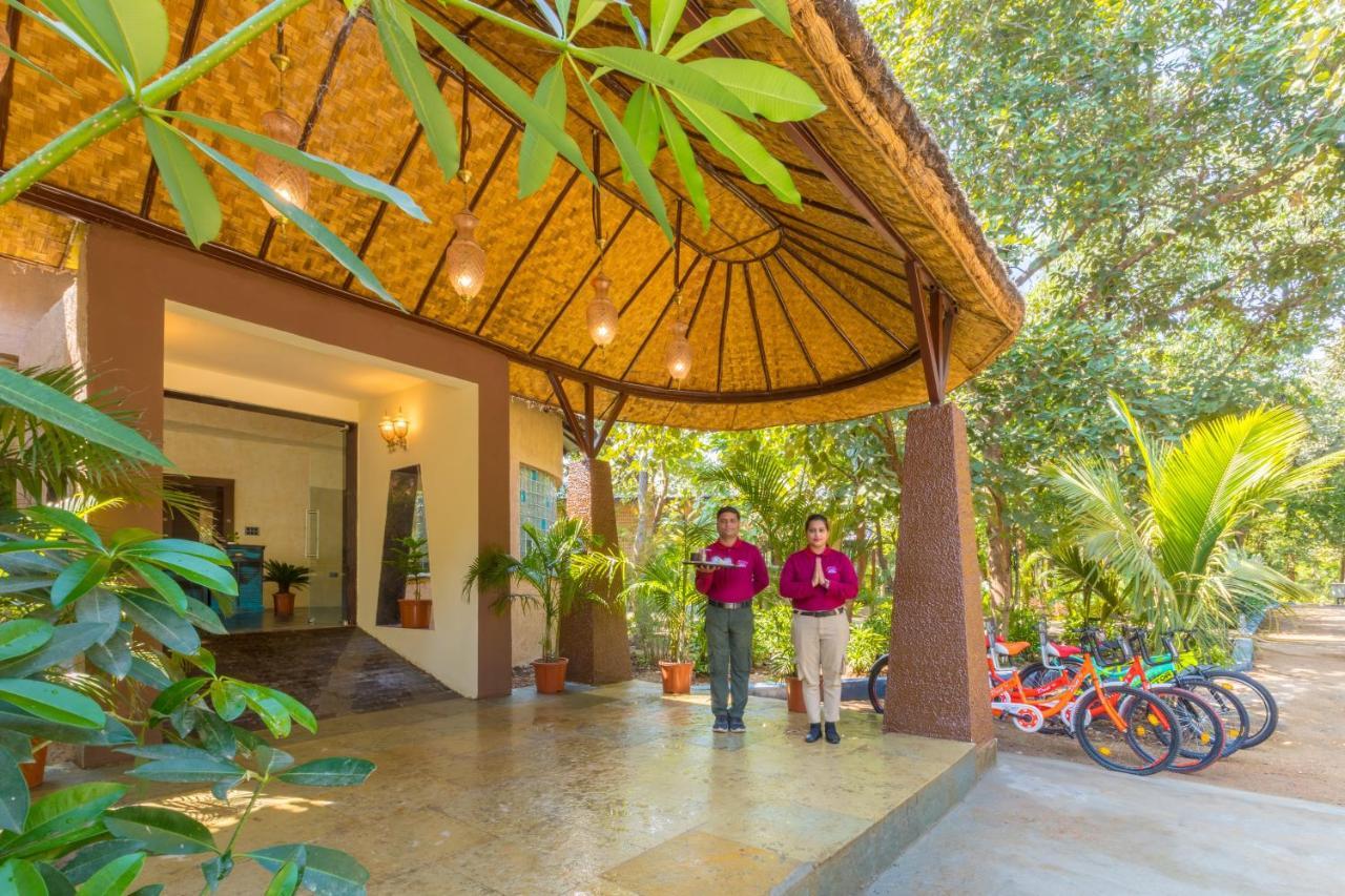 Hotel Sterling Padam Pench Khawāsa Exteriér fotografie