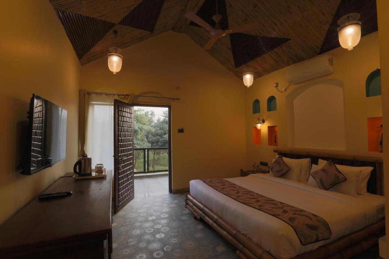Hotel Sterling Padam Pench Khawāsa Exteriér fotografie