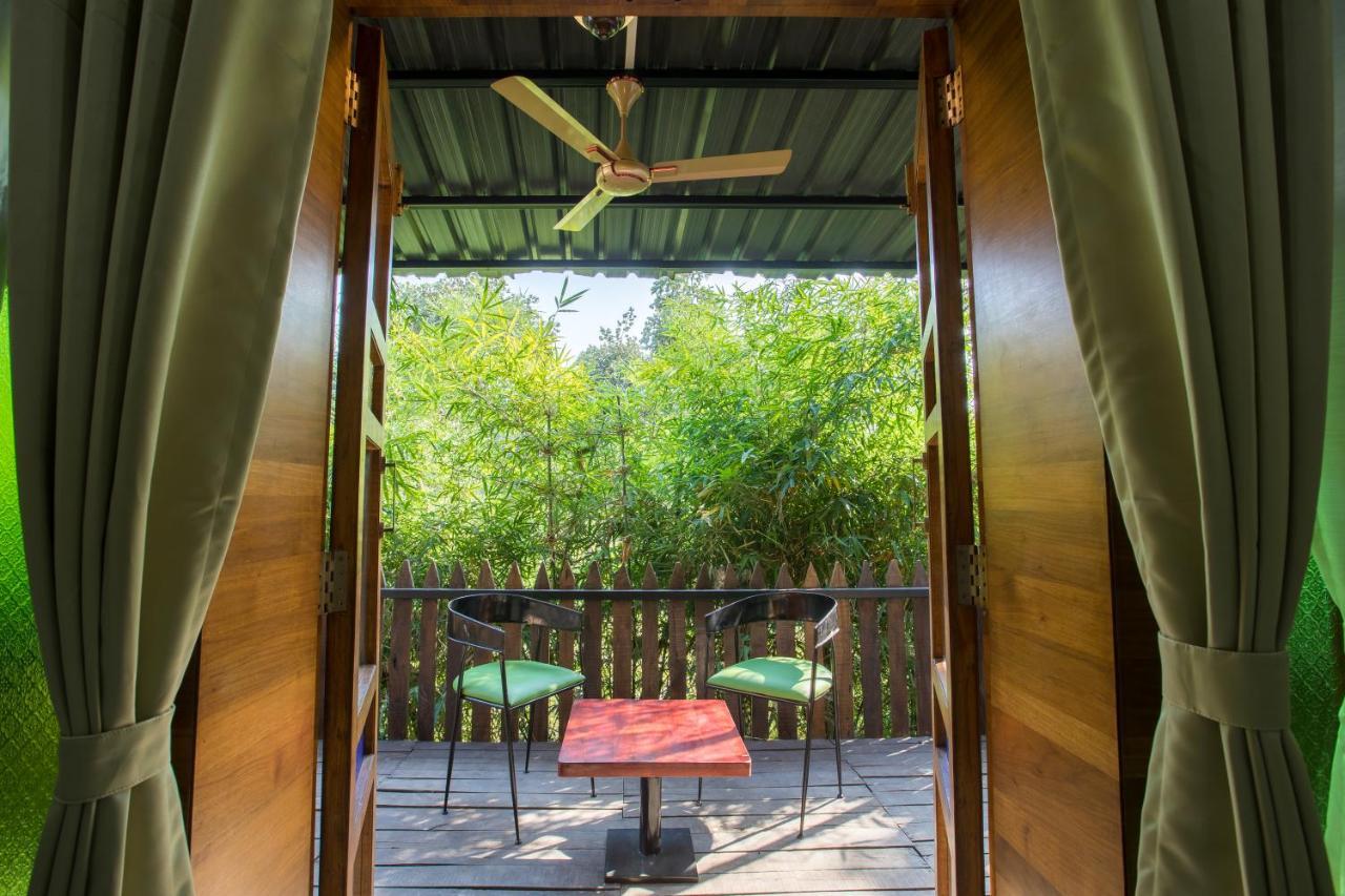 Hotel Sterling Padam Pench Khawāsa Exteriér fotografie