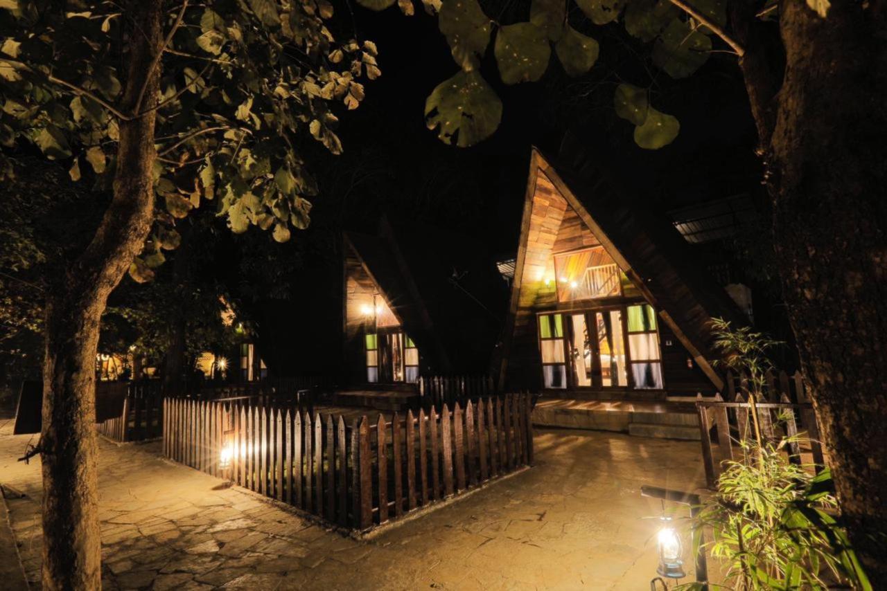 Hotel Sterling Padam Pench Khawāsa Exteriér fotografie