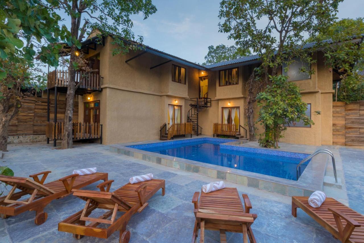 Hotel Sterling Padam Pench Khawāsa Exteriér fotografie