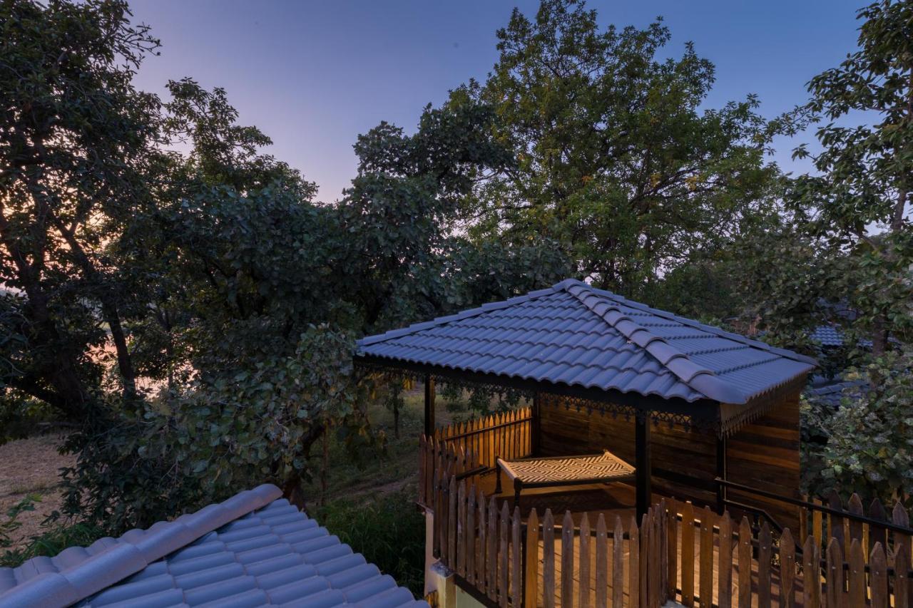 Hotel Sterling Padam Pench Khawāsa Exteriér fotografie
