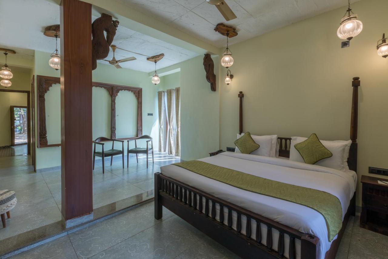 Hotel Sterling Padam Pench Khawāsa Exteriér fotografie