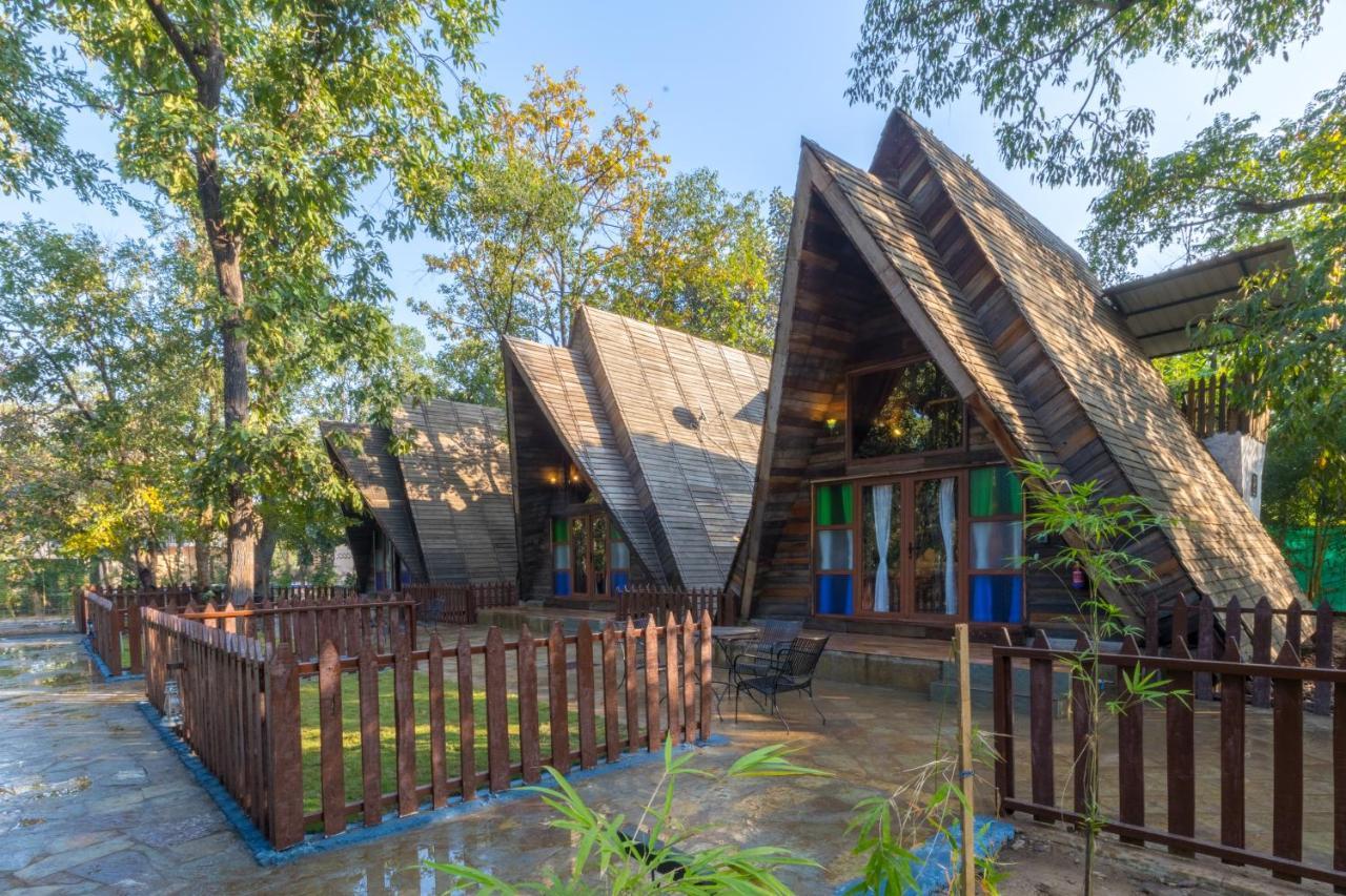 Hotel Sterling Padam Pench Khawāsa Exteriér fotografie