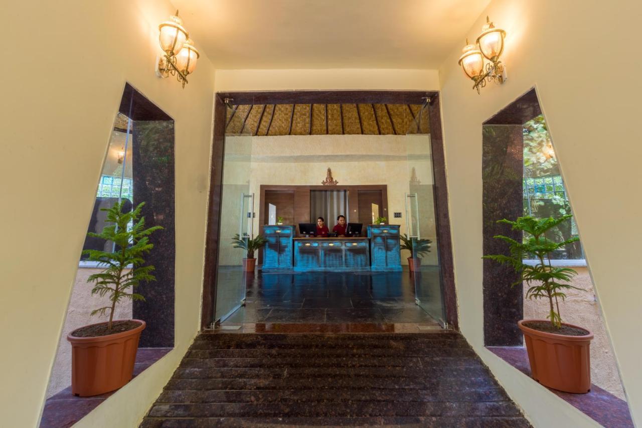 Hotel Sterling Padam Pench Khawāsa Exteriér fotografie