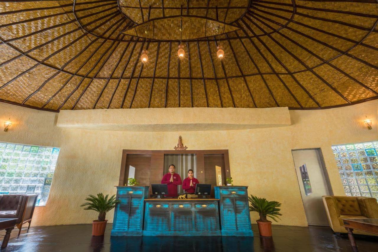 Hotel Sterling Padam Pench Khawāsa Exteriér fotografie
