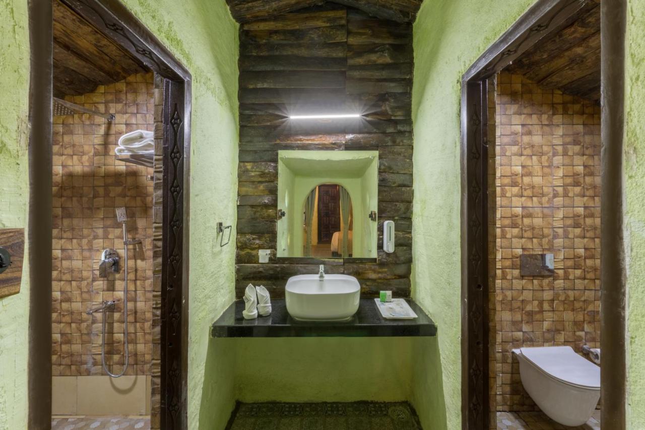 Hotel Sterling Padam Pench Khawāsa Exteriér fotografie