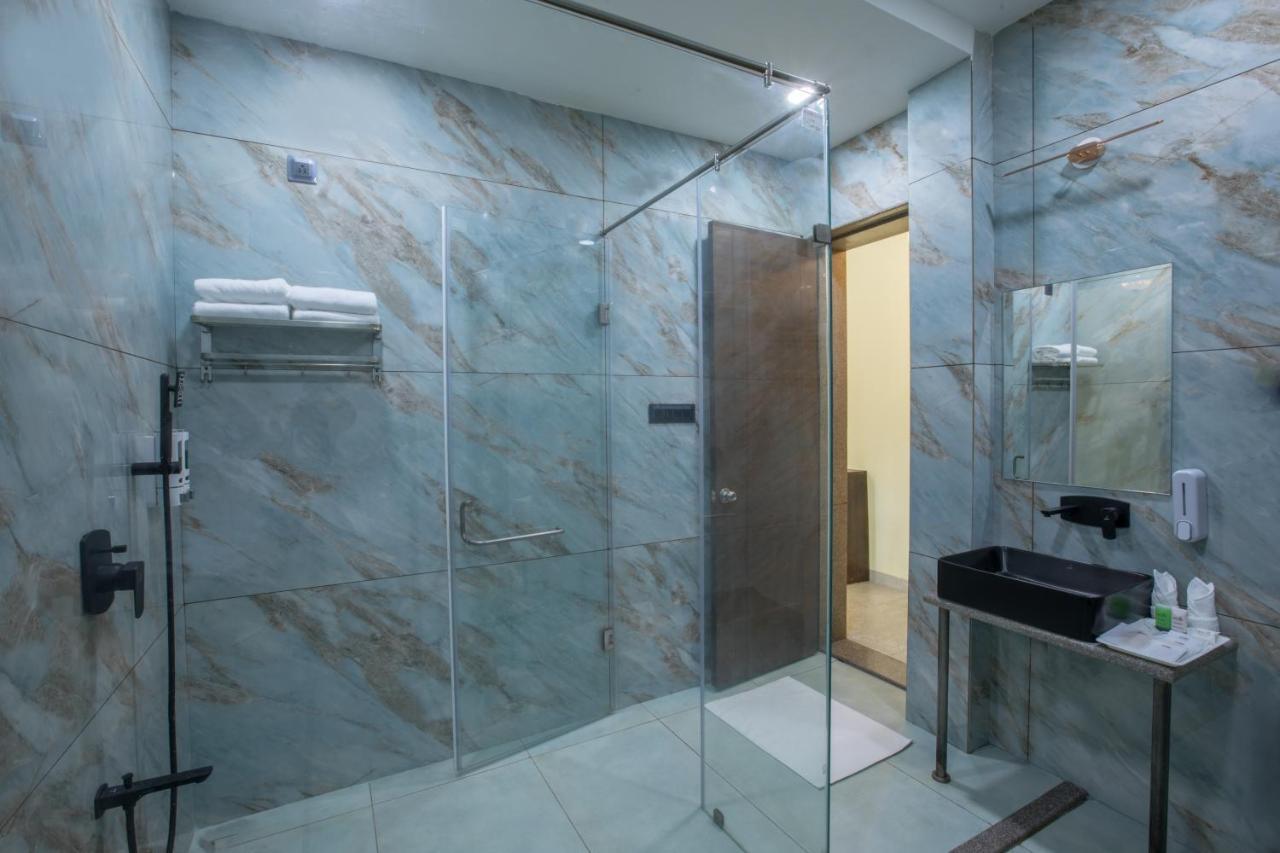 Hotel Sterling Padam Pench Khawāsa Exteriér fotografie