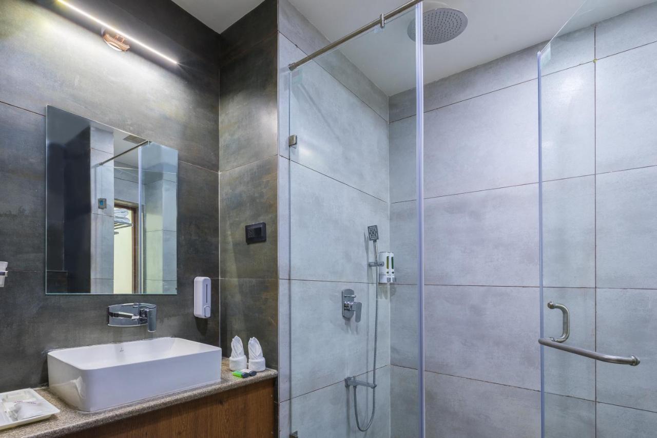 Hotel Sterling Padam Pench Khawāsa Exteriér fotografie
