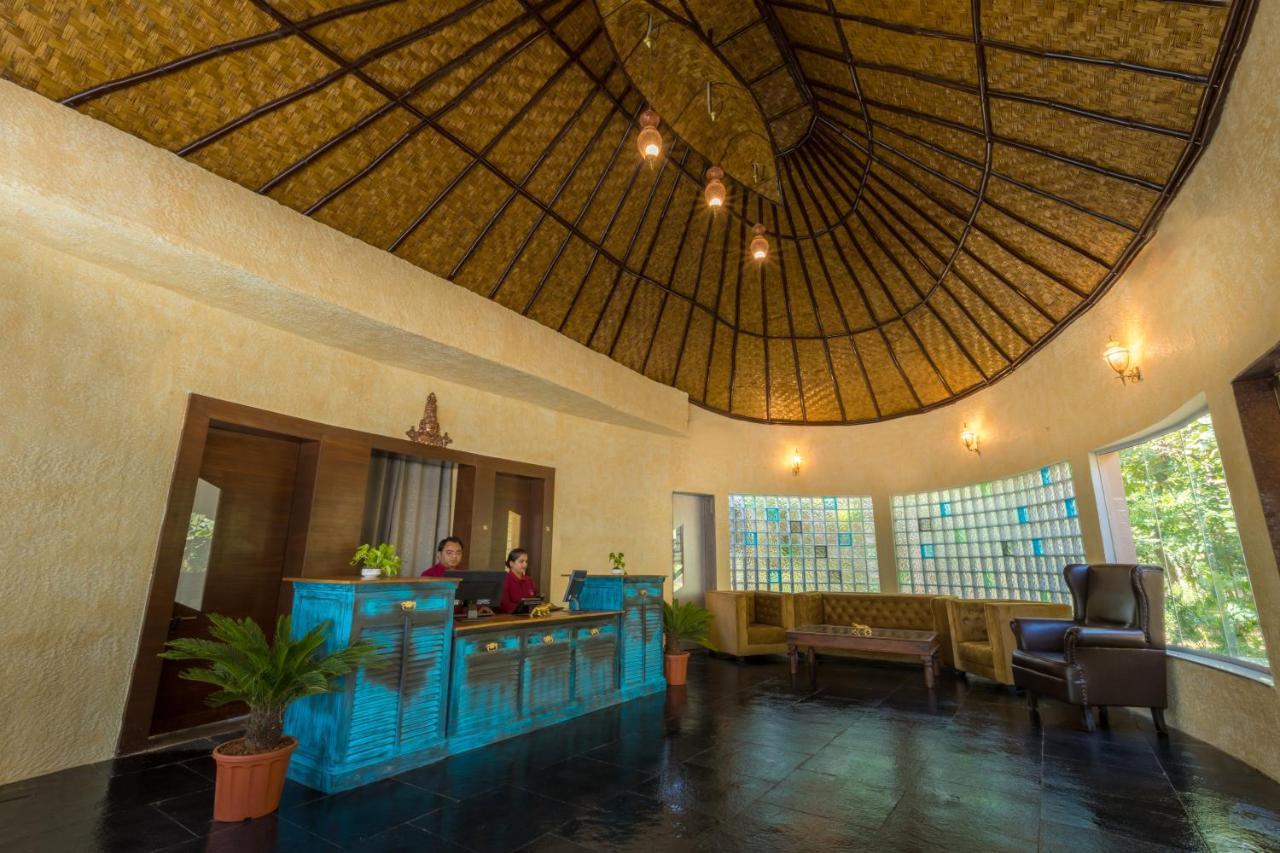 Hotel Sterling Padam Pench Khawāsa Exteriér fotografie