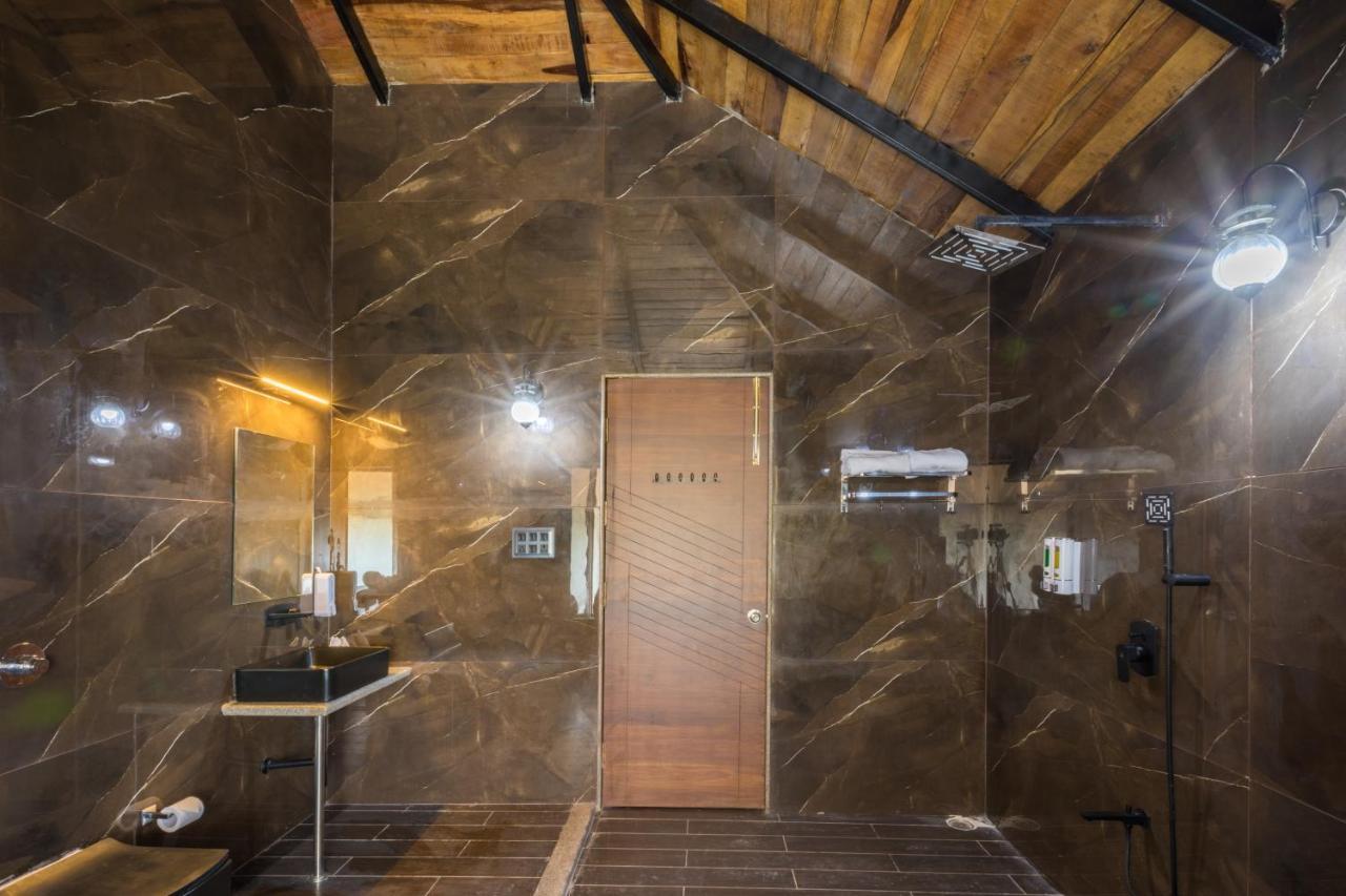 Hotel Sterling Padam Pench Khawāsa Exteriér fotografie
