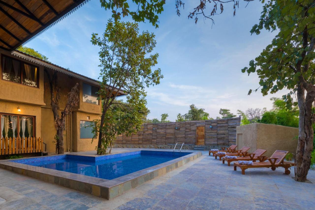 Hotel Sterling Padam Pench Khawāsa Exteriér fotografie
